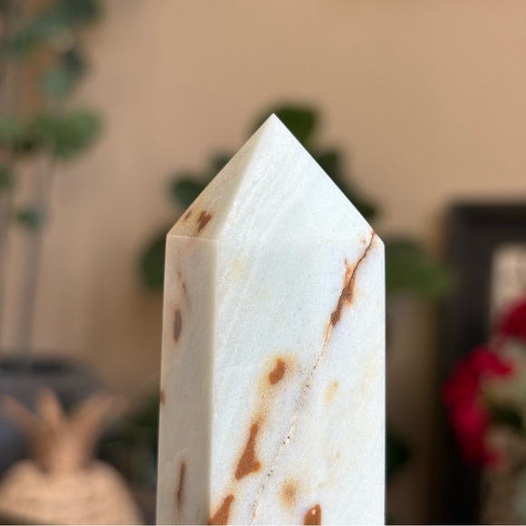 Caribbean Calcite Tower with/ Slight Lean - Picture 3 of 8